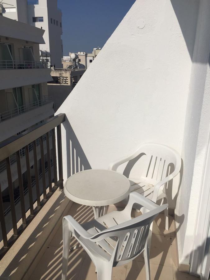 Nautilus Tourist Apartments Lárnaka Kültér fotó