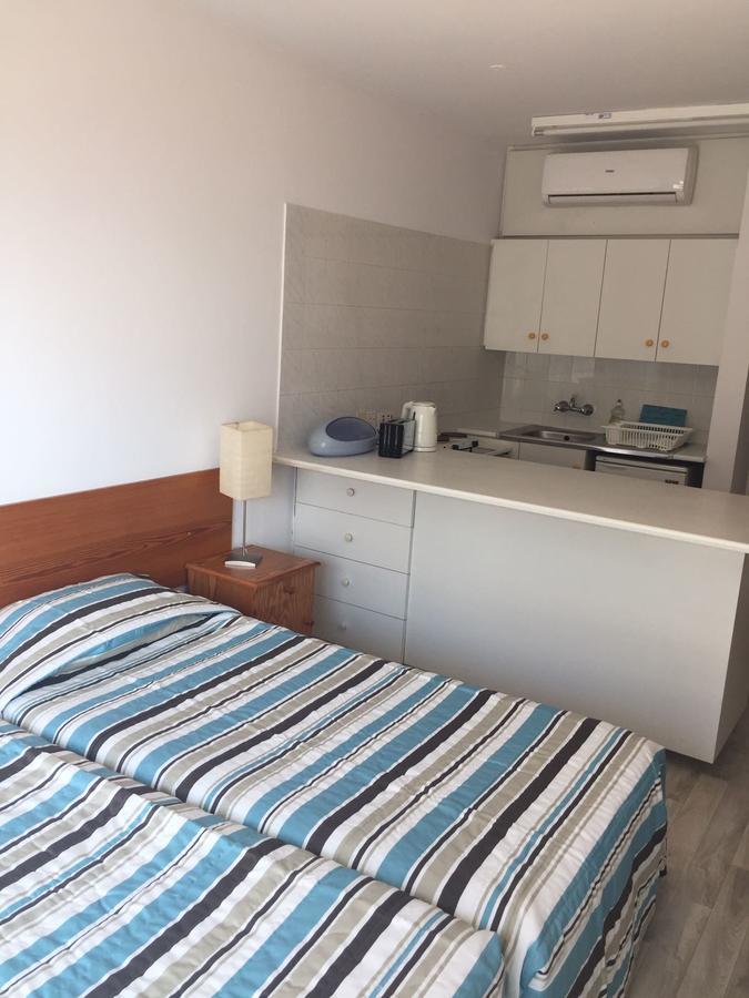 Nautilus Tourist Apartments Lárnaka Kültér fotó